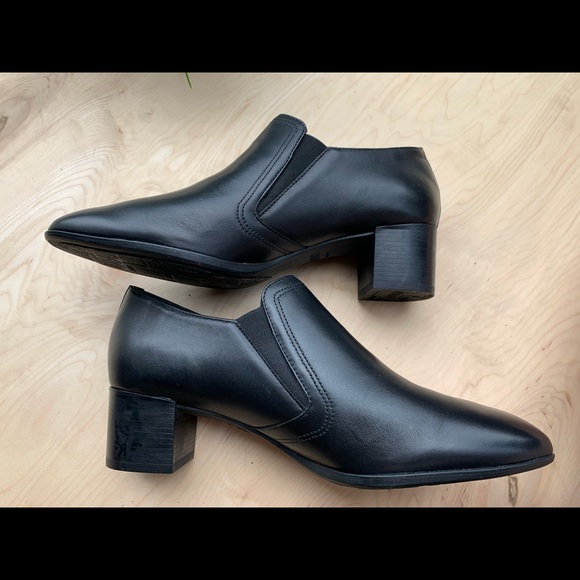 Munro woman NWT closed toe w/ zipper on si… - Picture 13 of 16